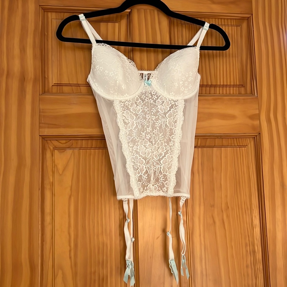 “Victoria’s Secret -I Do Collection” Lingerie